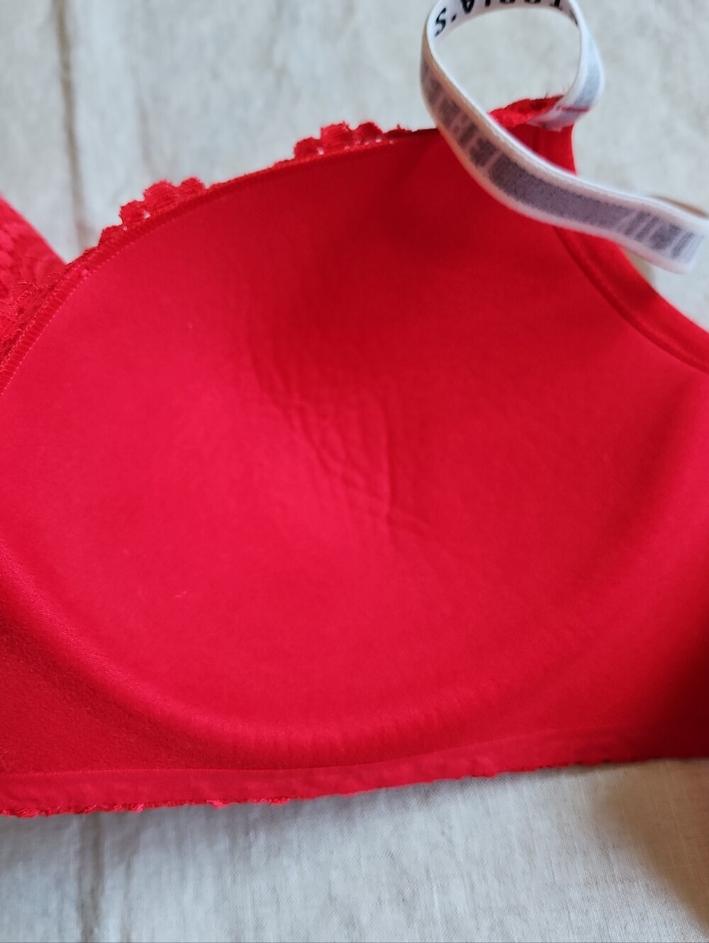 Victoria's Secret Red Lace Lined N-Wire Padded Bra Size 40D - Picture 9 of 12